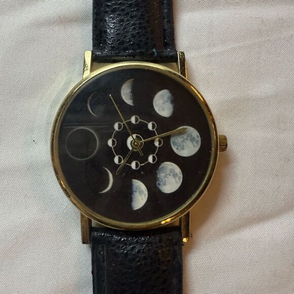 Hot Topic Black and Gold Blackheart Moon Phases Watch - Picture 8 of 8